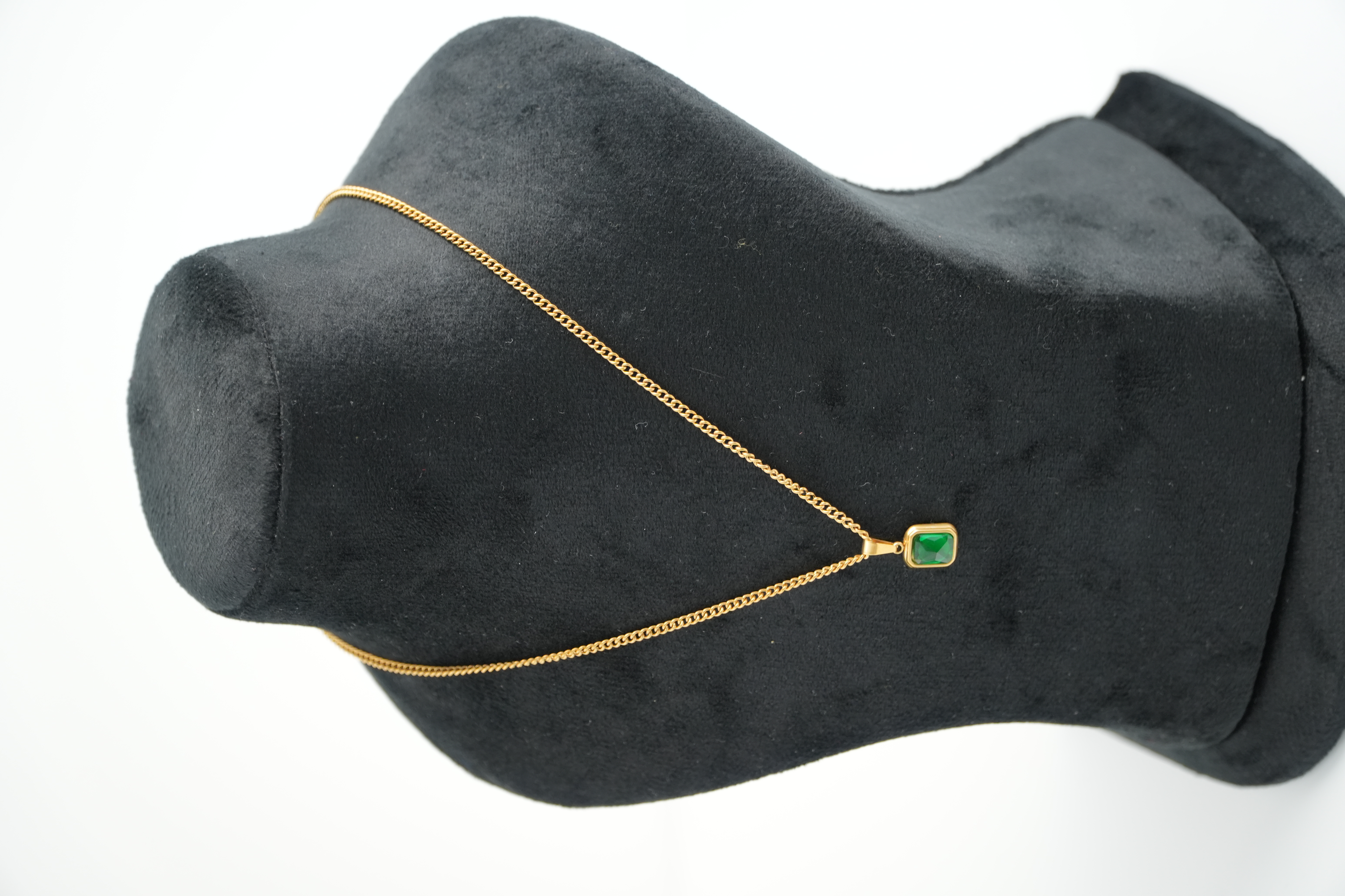 18K Gold Plated Green Stone Necklace – Emerald Glow — POKA demi-fine jewellery (view 2)