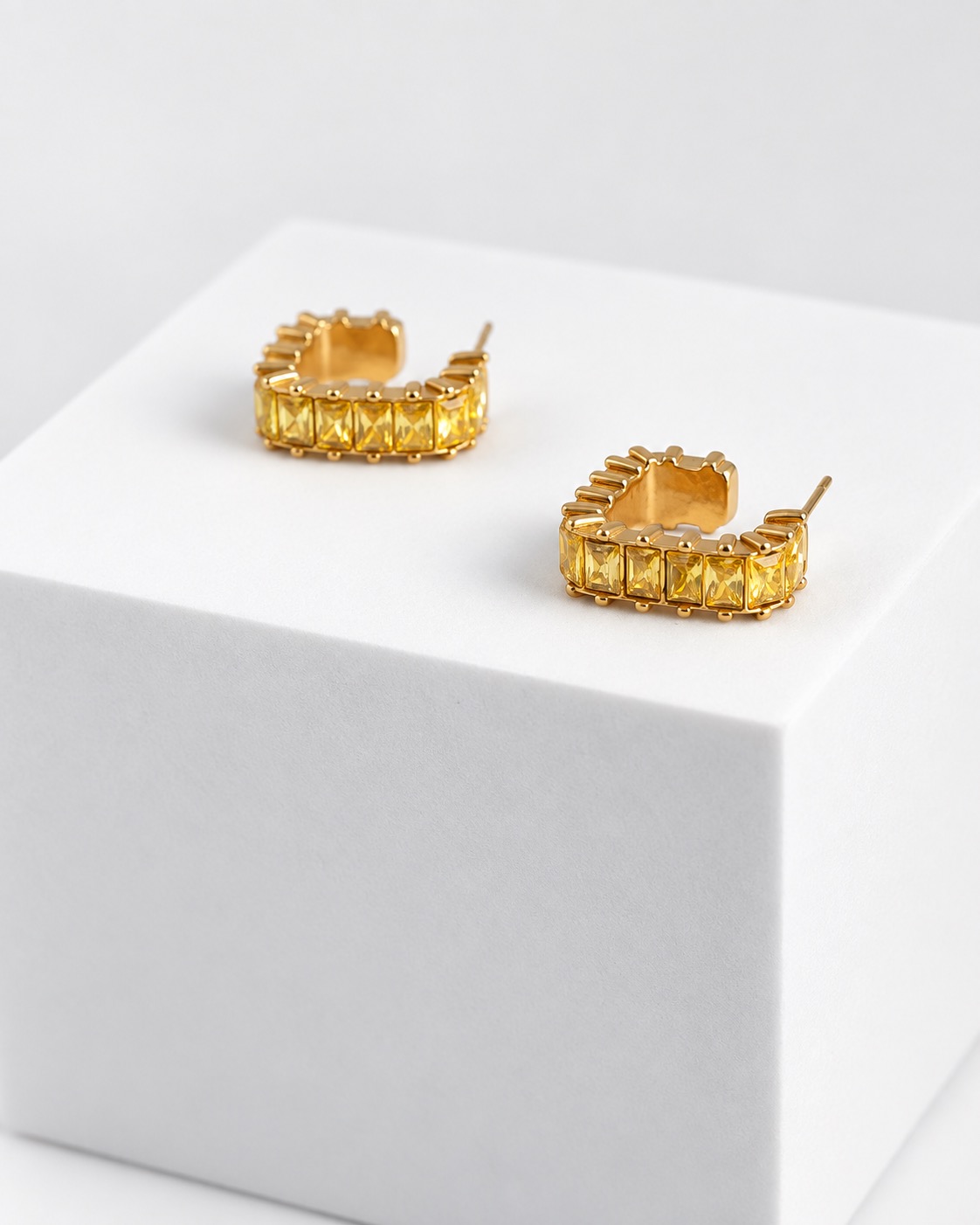 Demi fine 18K Gold Plated Crystal Stud Earrings – Crystal Glow — POKA demi-fine jewellery (view 2)